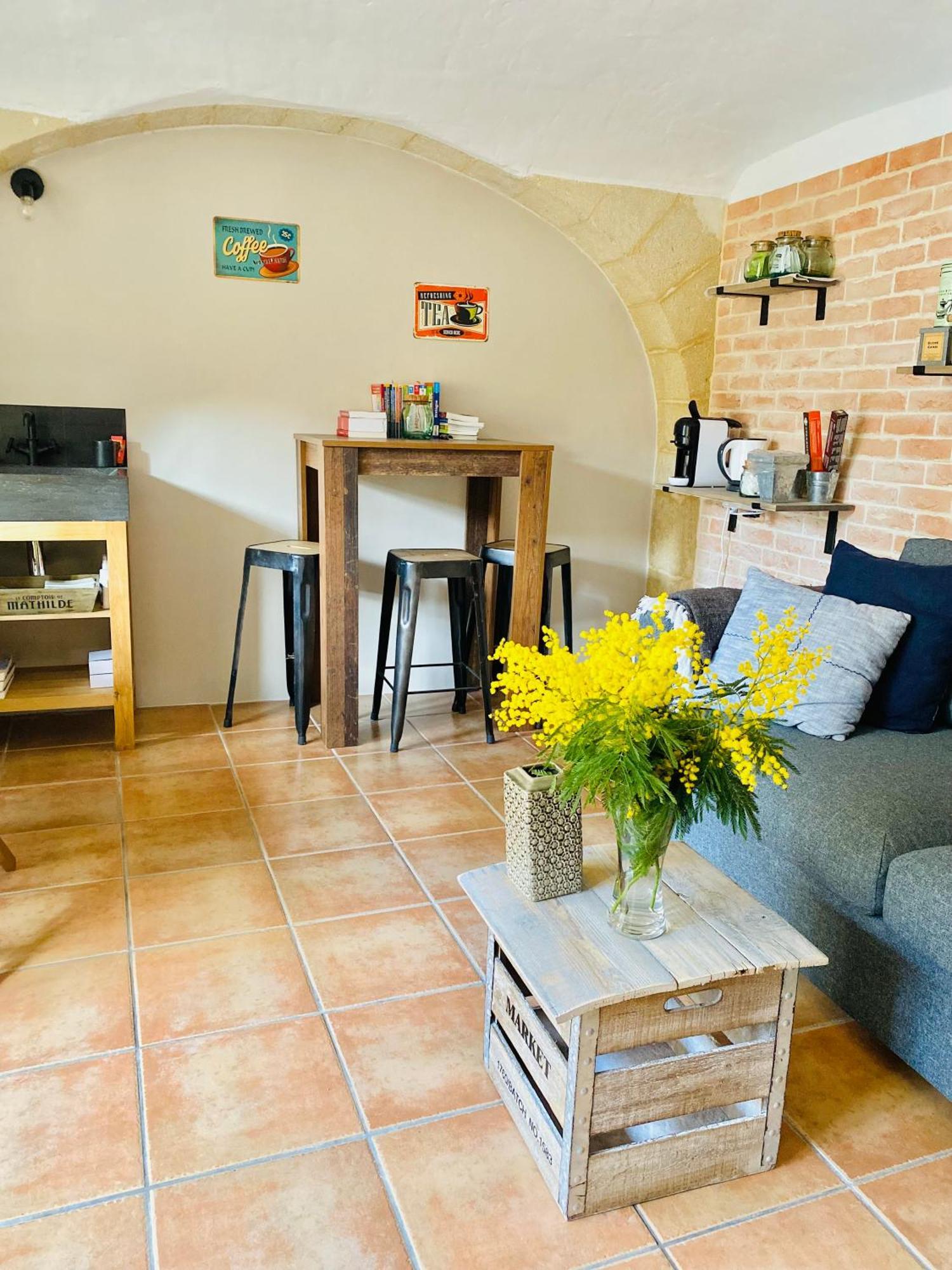 Bed and Breakfast La Dame Jeanne Fontanes  Zewnętrze zdjęcie